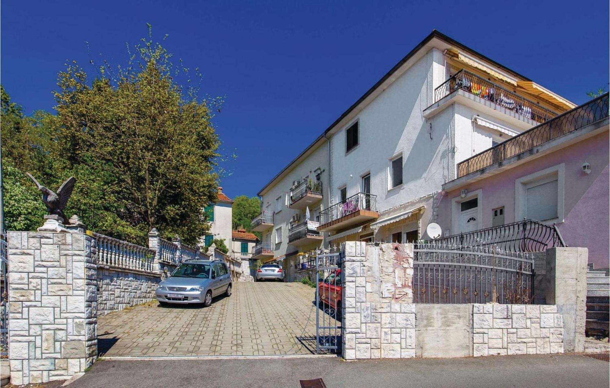 Beautiful Apartment In Opatija With Kitchen Kültér fotó